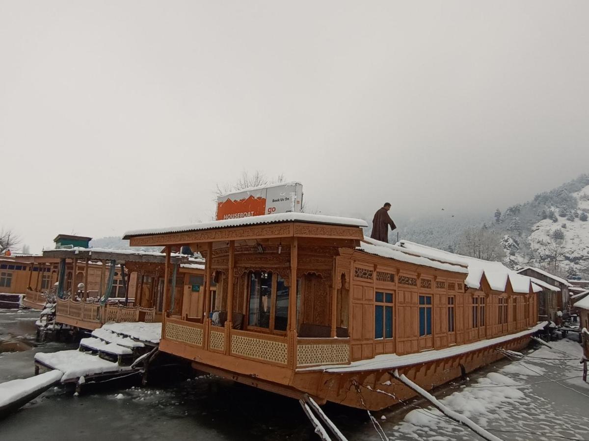 Houseboat New Suzan Hotel Srīnagar Екстериор снимка